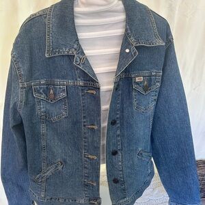 Classic Levi’s Women’s Jean Jacket